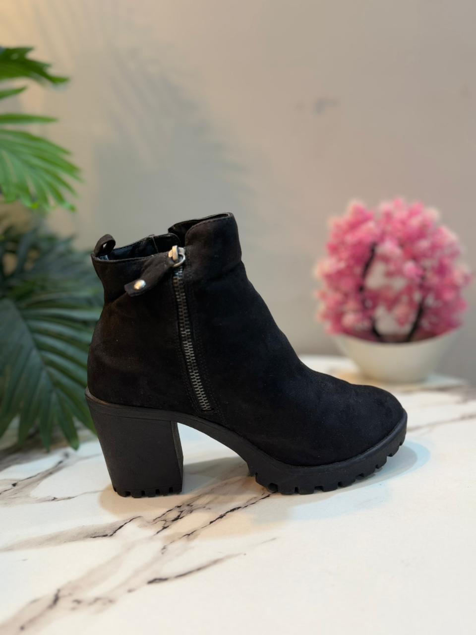 Black suede zipper ankle boots(F&F)