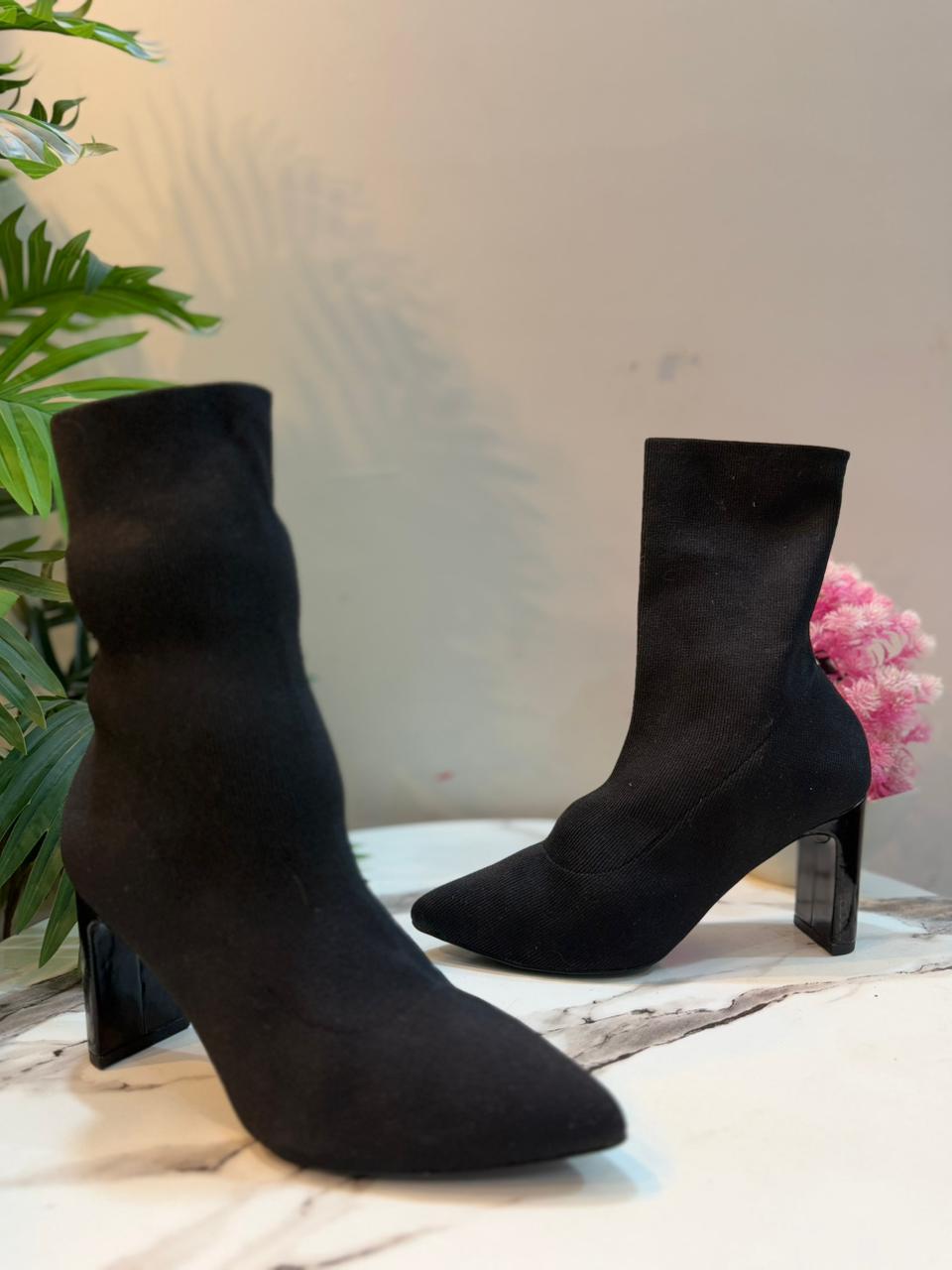 Black sock ankle boots(Hallhuber)