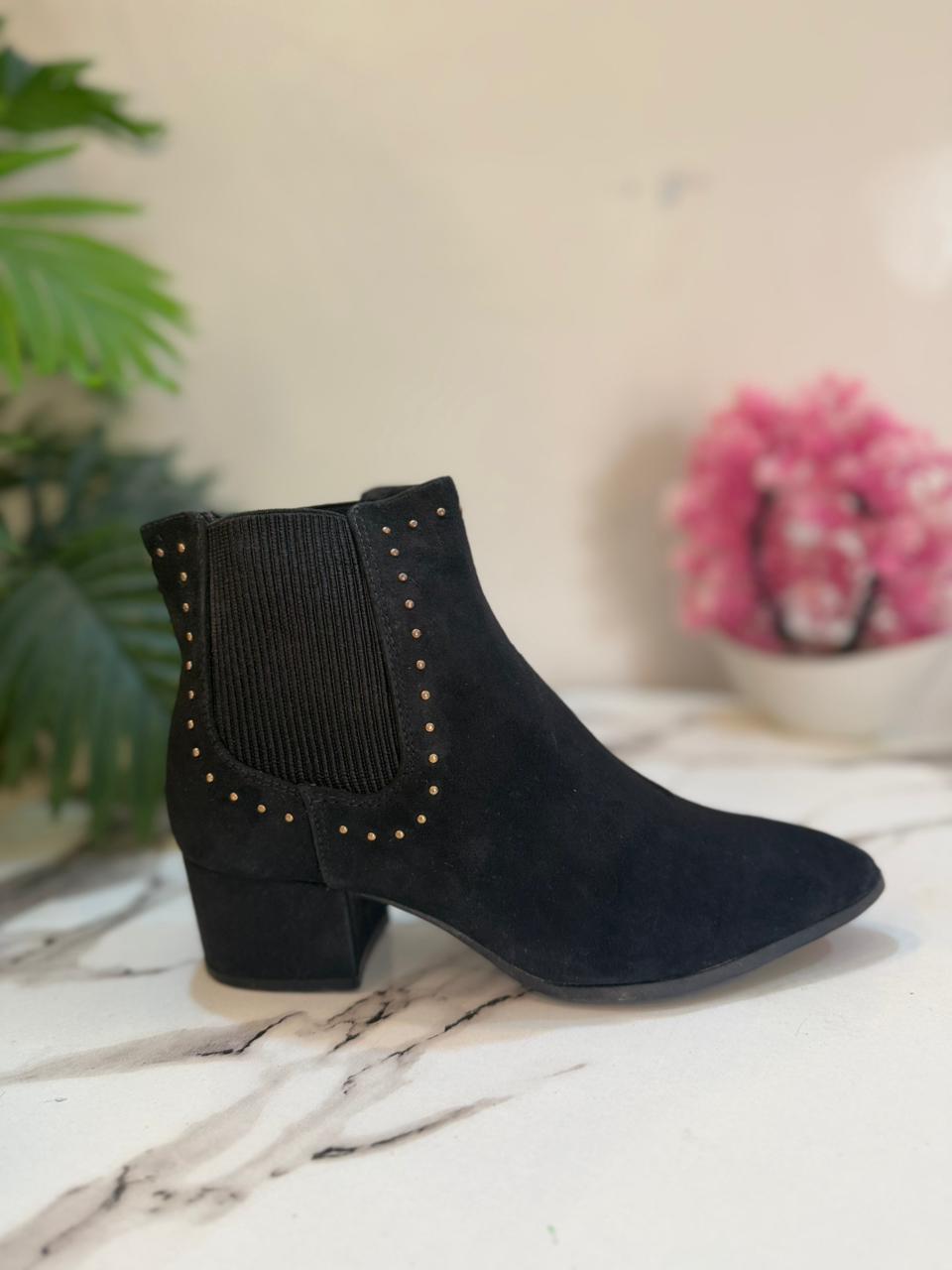 Black suede ankle boot(Primark)