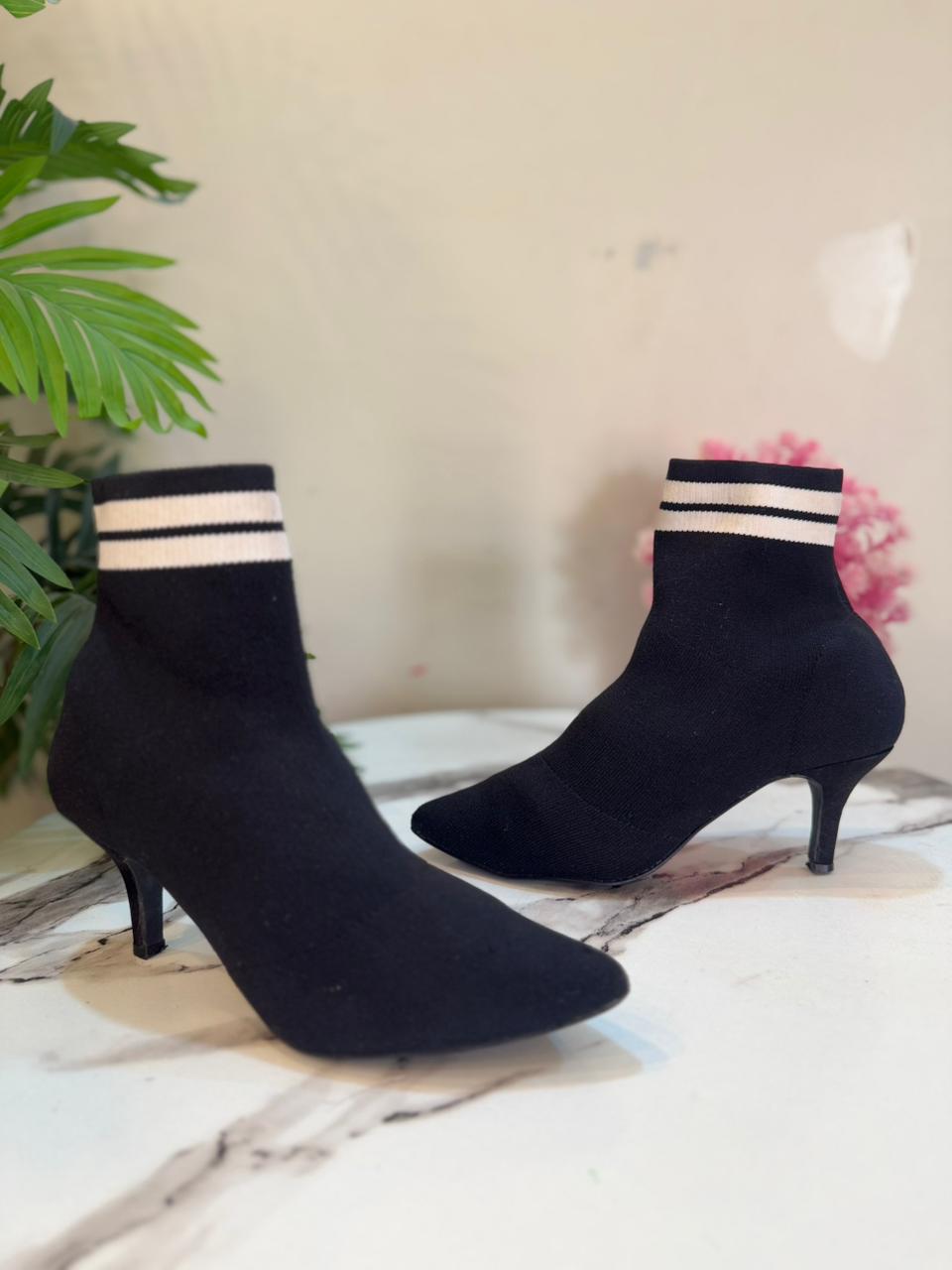 Black sock ankle boot(Bianco)