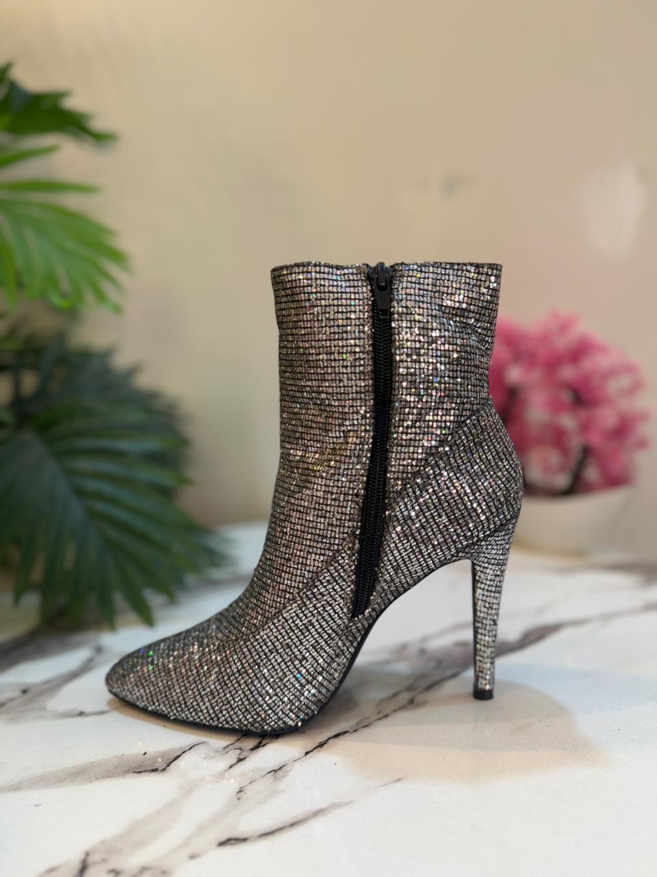 Glittery Heeled zipper ankle boot with silver(Star Collection)
