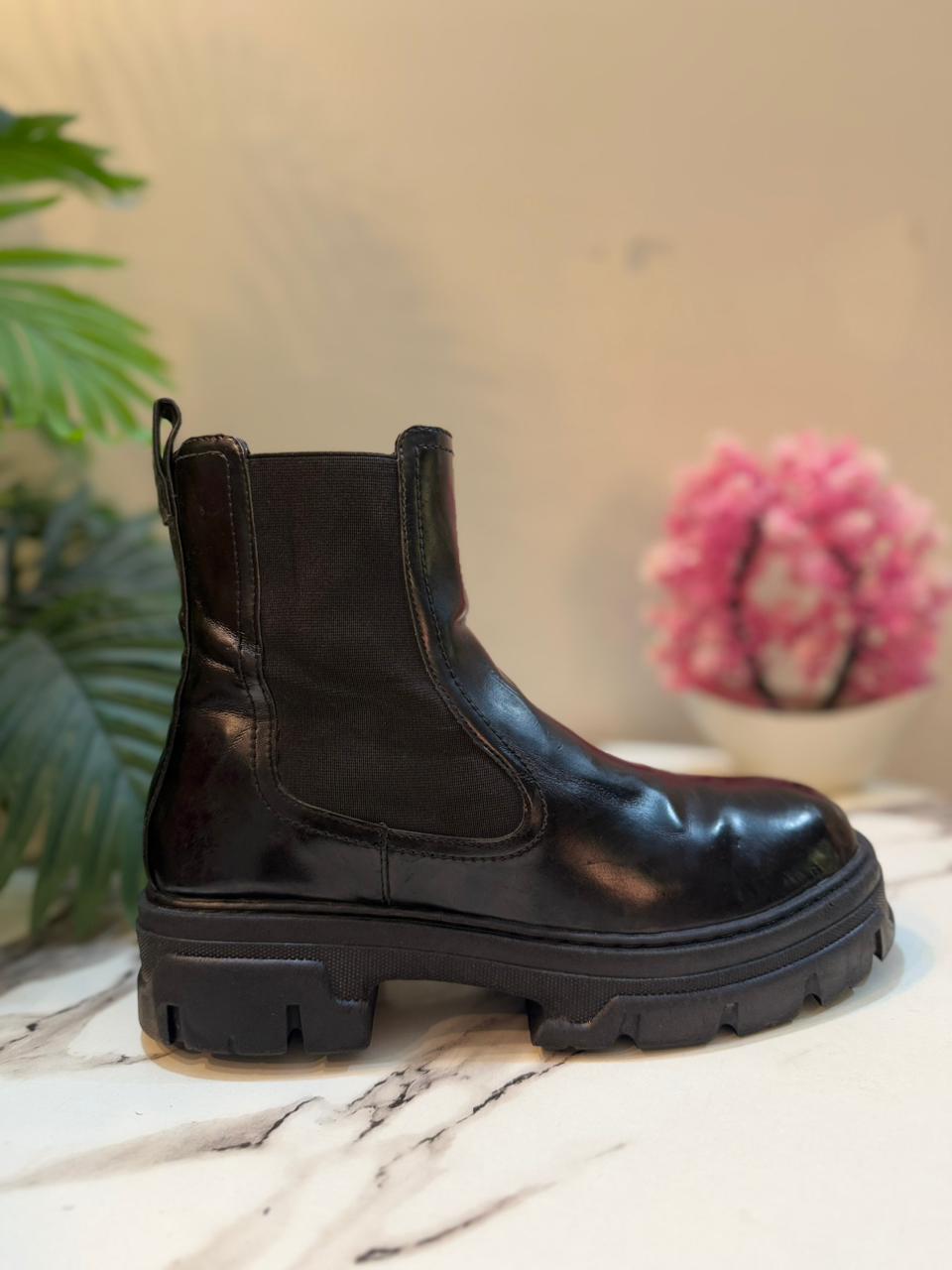 Black patent leather chelsea ankle boot