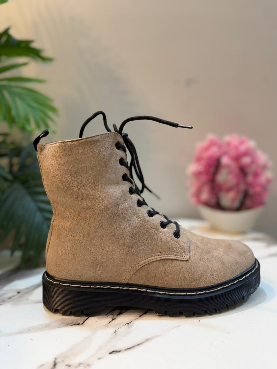 Beige/light brown suede lacup ankle boot with side z