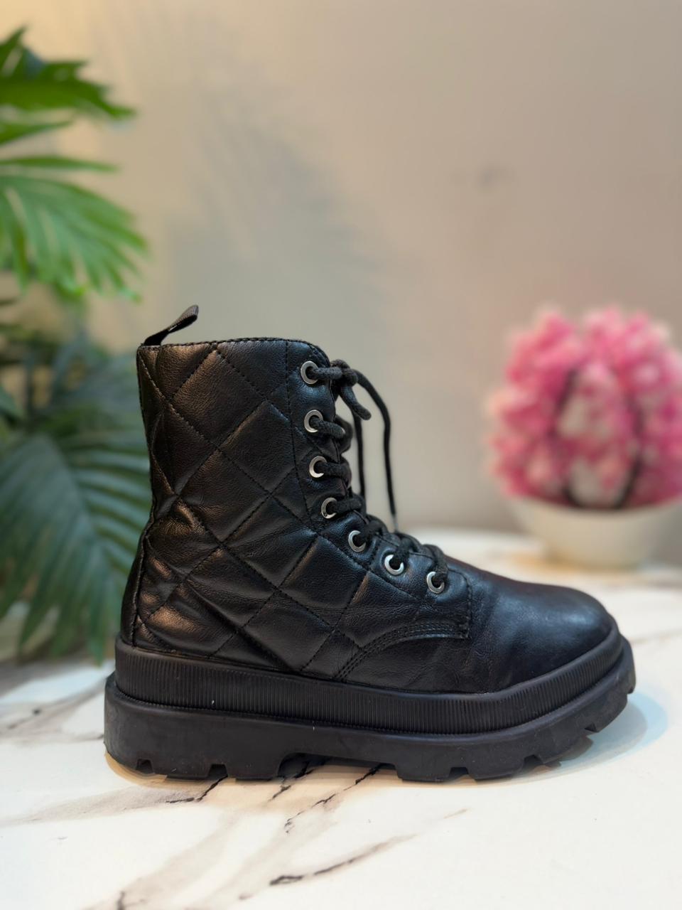 Black leather lacup side zipper ankle boot(H&M)