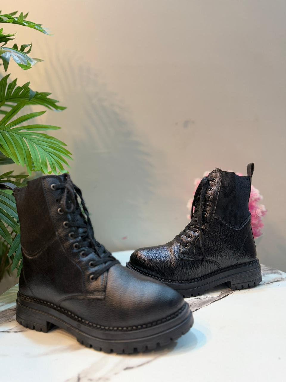 Black leather laceup boot(LC Waikiki)