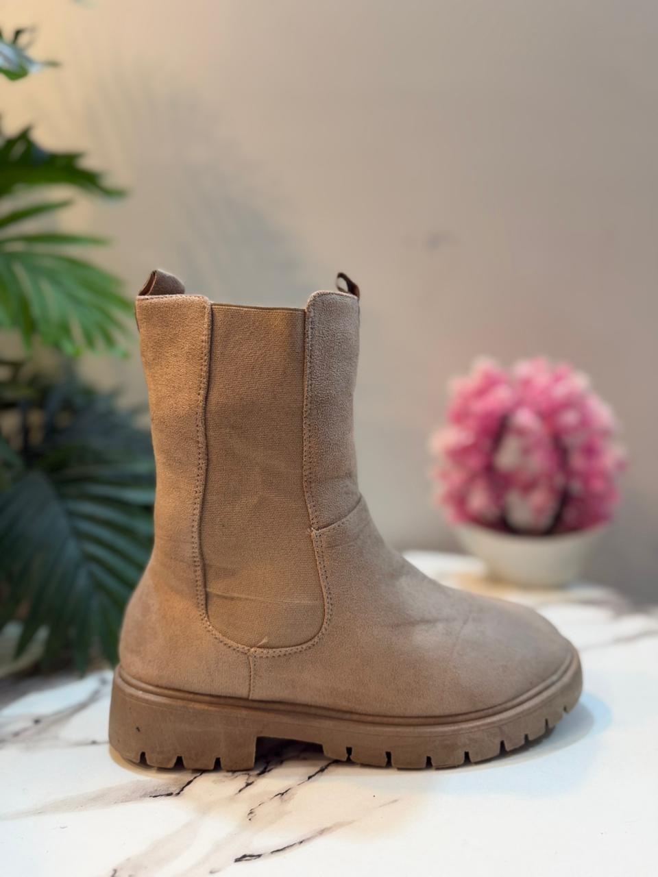 Light brown suede zipper ankle boot