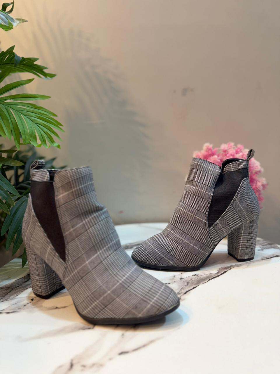 Check line printed surde ankle boot (George)