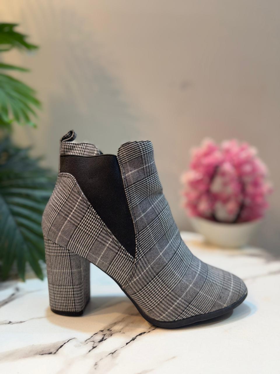 Check line printed surde ankle boot (George)