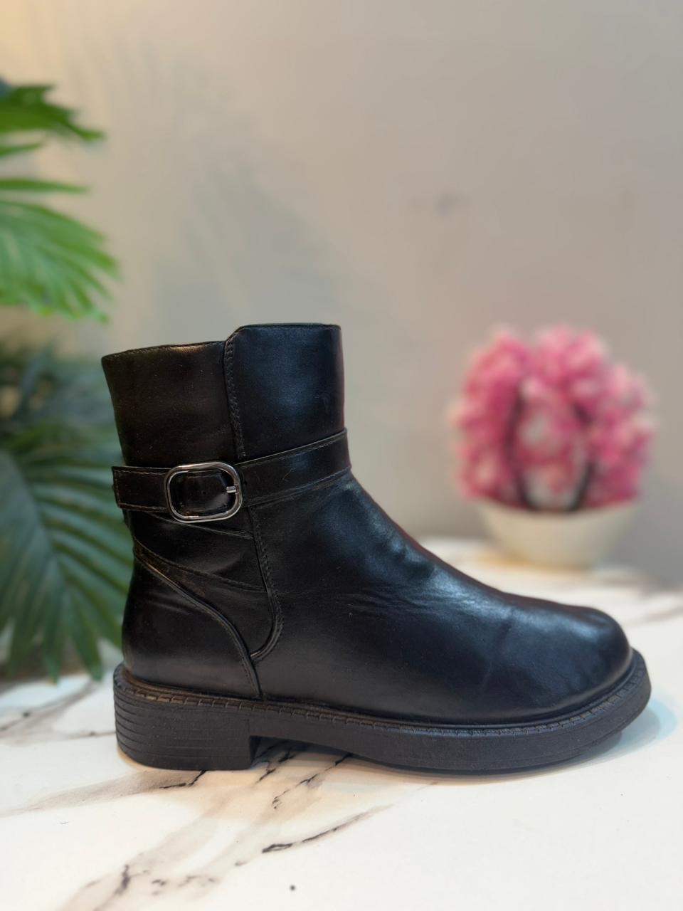 Black leather zipper ankle boot with buckle (Graceland)