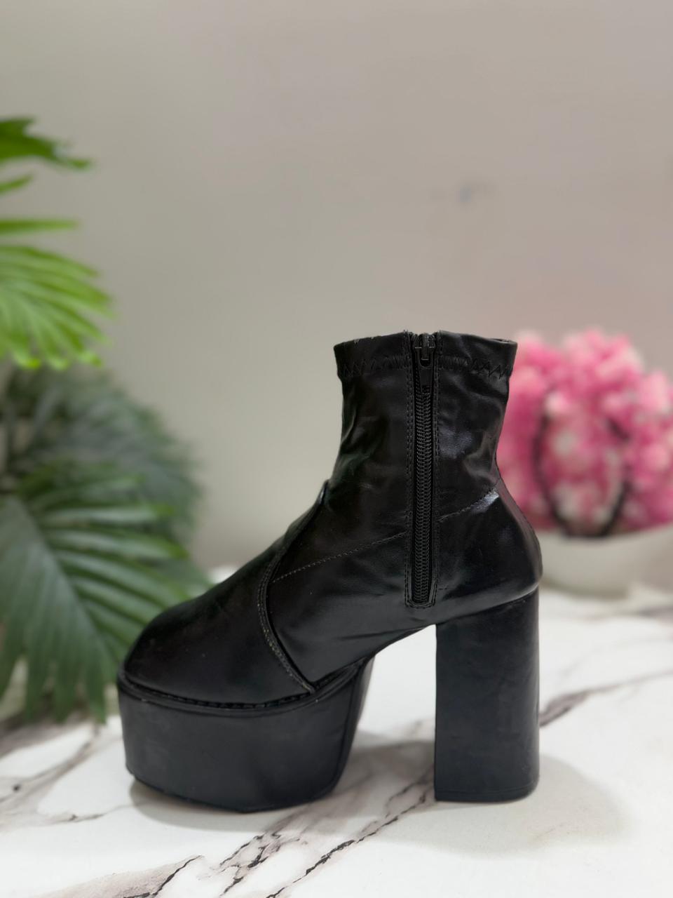 Black leather high sole ankle zipper boot (GRL)