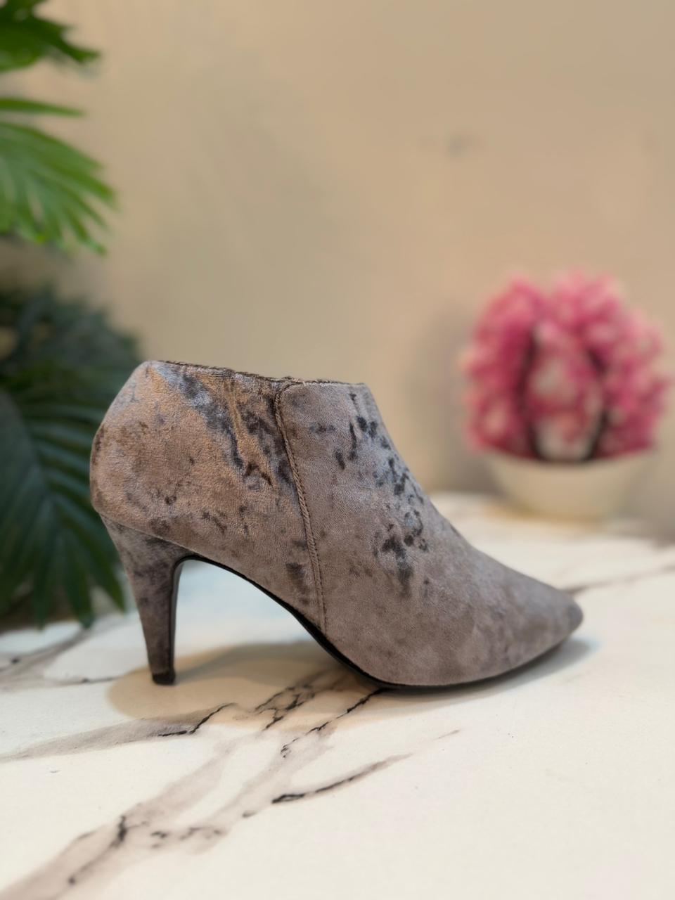 Grey zipper velvet ankle boot (Brand new look)