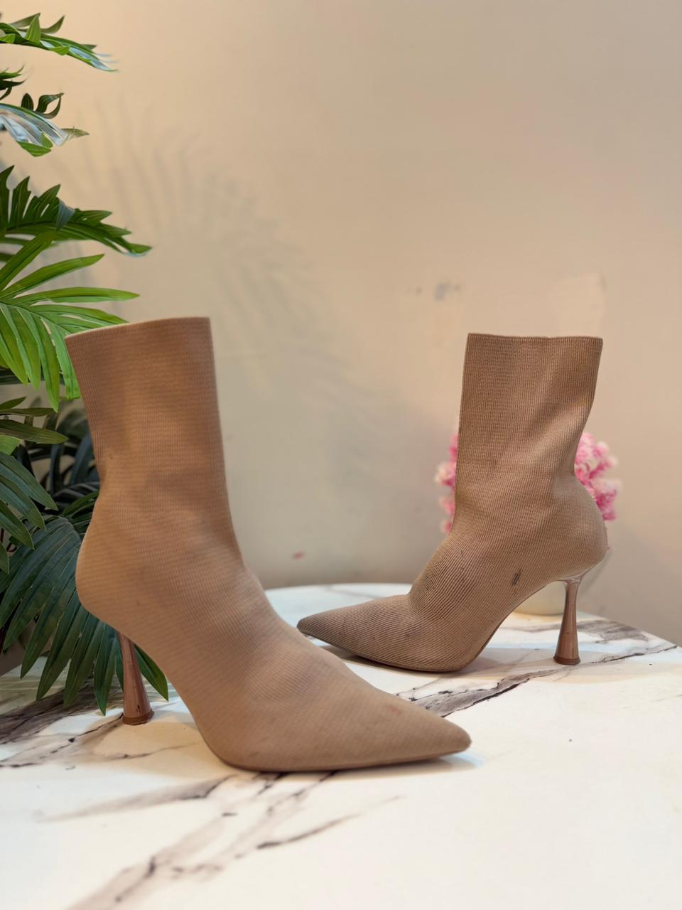 Beige sock ankle boot (zara)