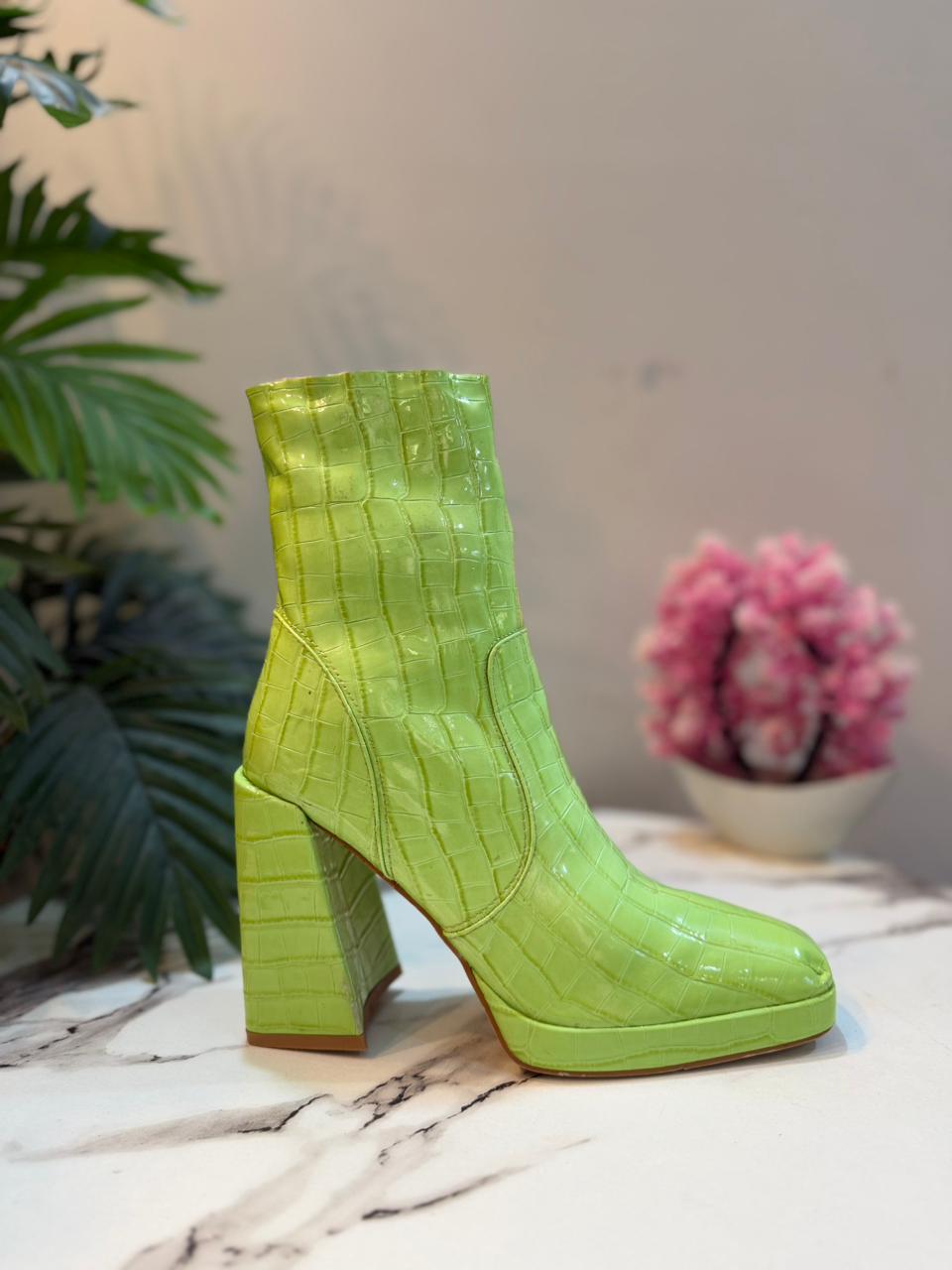 Green patent leather zipper ankle boot (Raid)