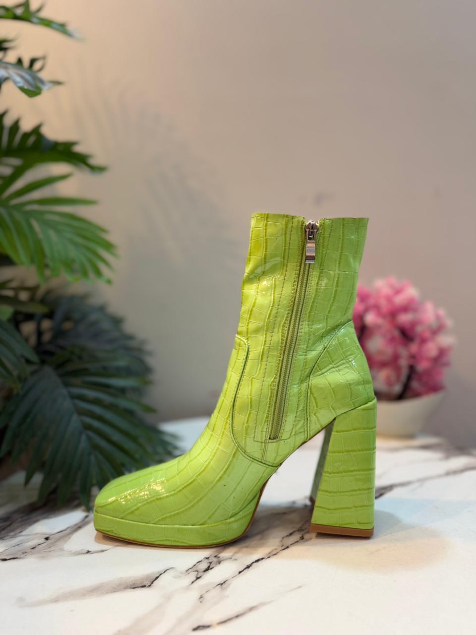 Green patent leather zipper ankle boot (Raid)