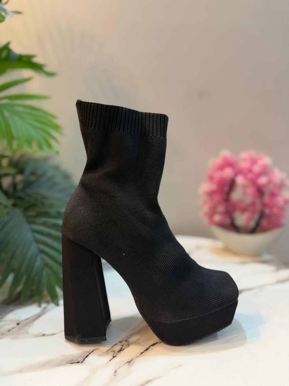 Black sock ankle boot (cuccoo)