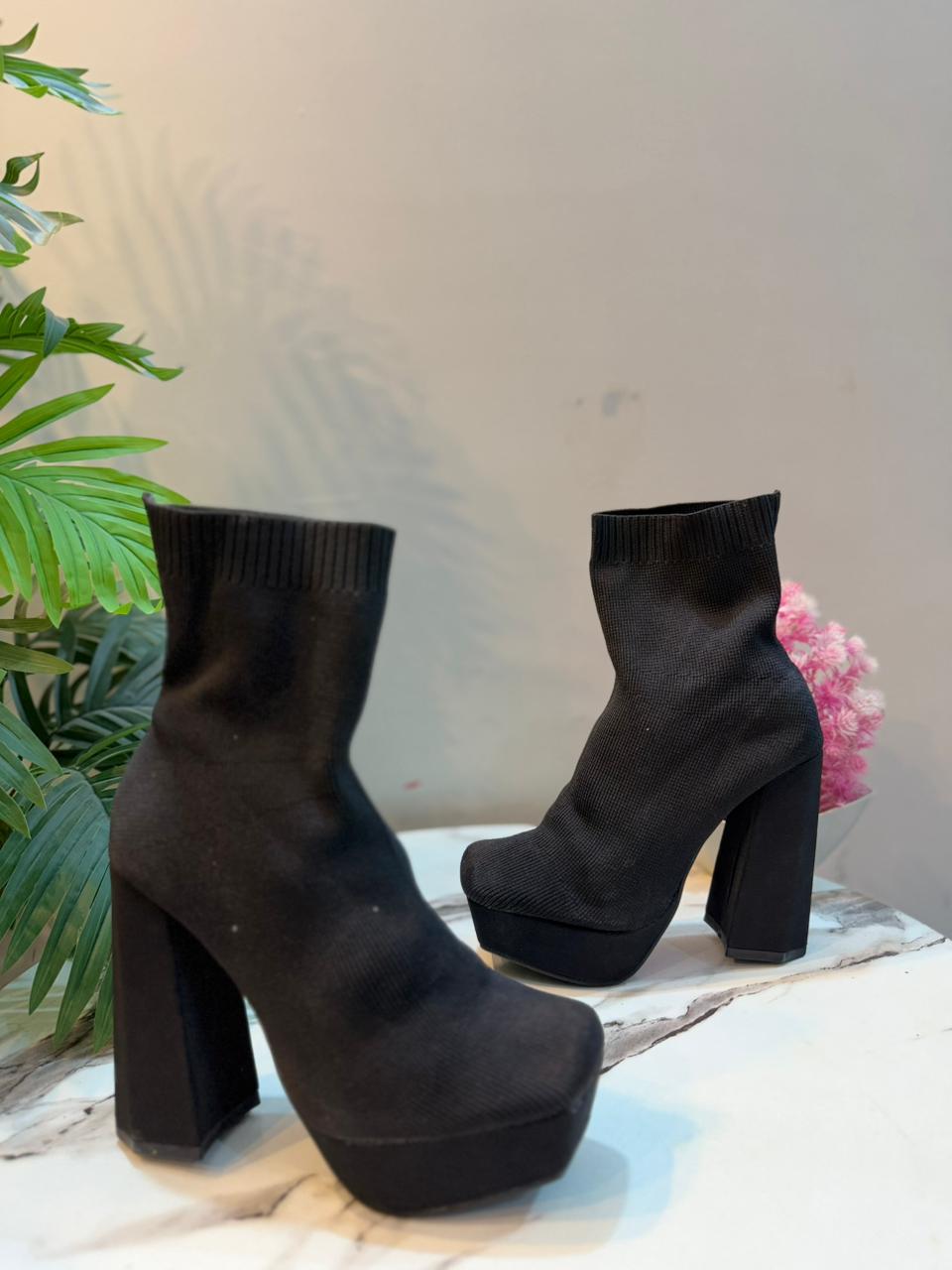 Black sock ankle boot (cuccoo)