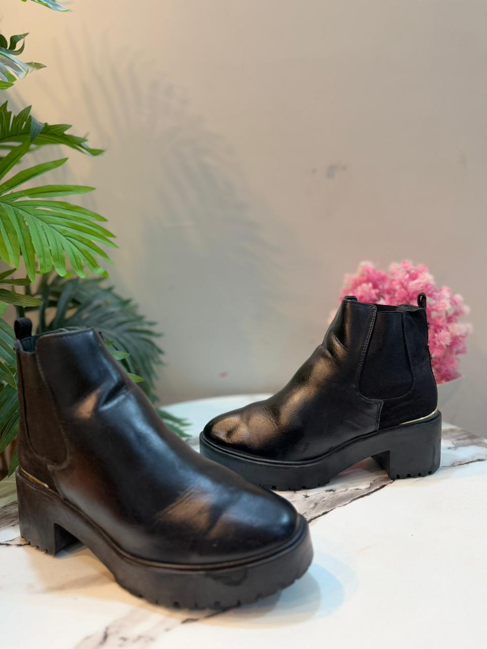 Black leather chelsea ankle boot new look
