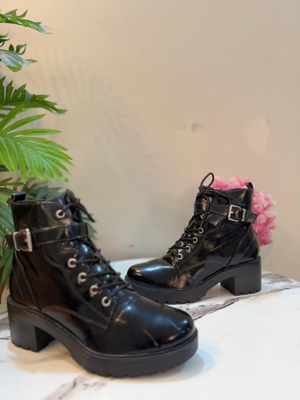 Black patent leather laceup zipper ankle boot XoXo