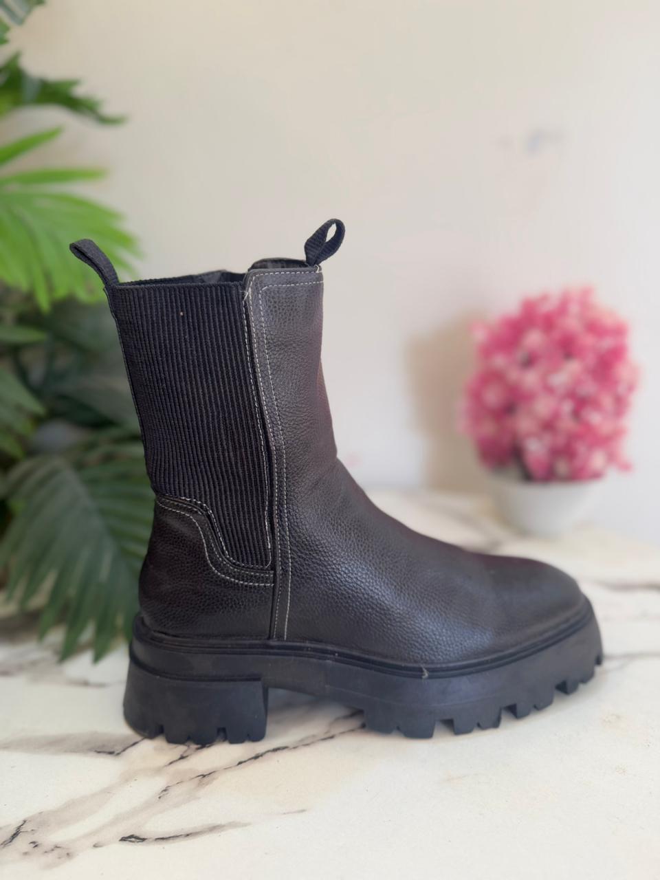 Black leather zipper ankle boot (River island)