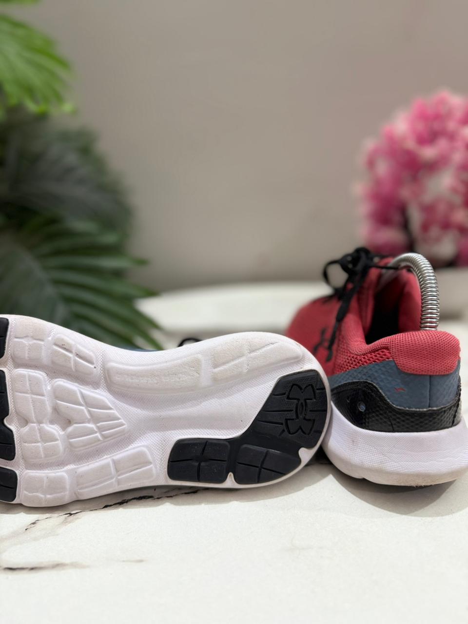 Eur 37.5 | Under Armour