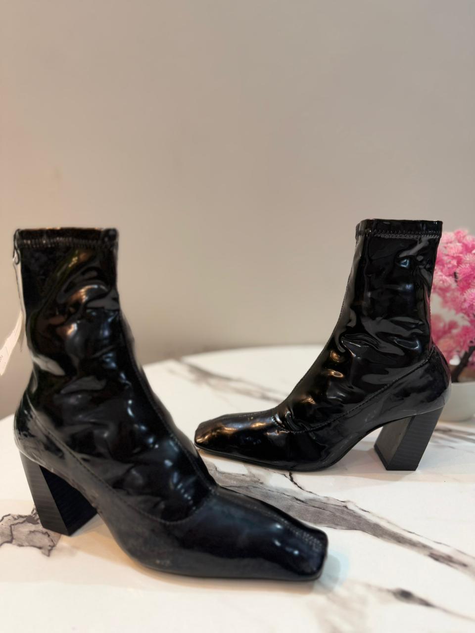 Black patent leather ankle boot (Zara)