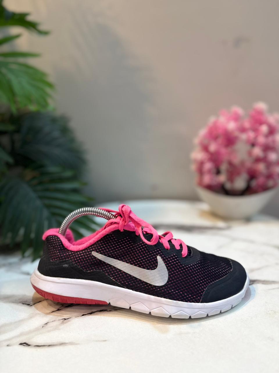 Eur 38.5 | Nike
