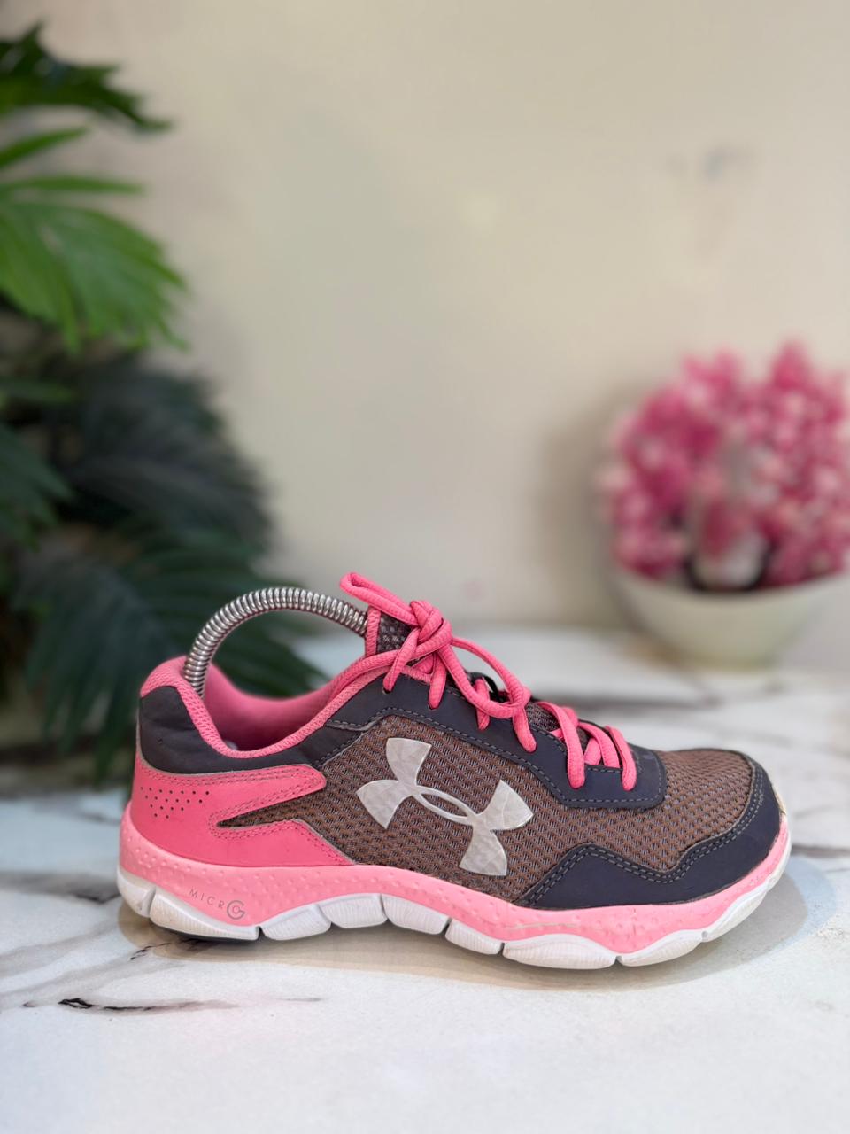 Eur 37.5 | Under armour