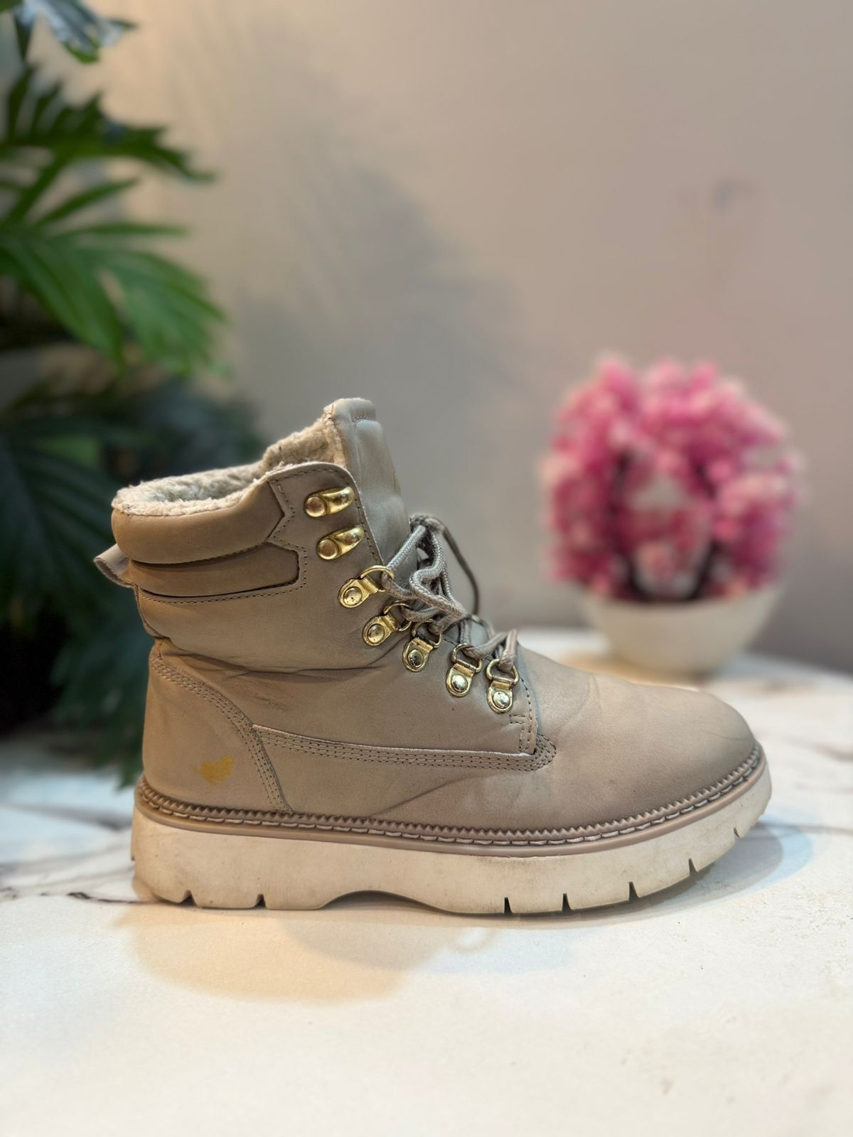 Taupe laceup boot (Laura)