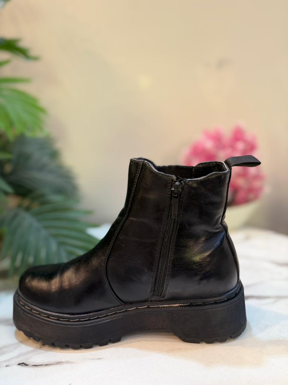 Black leather zipper ankle boot (Jenny Fairy)
