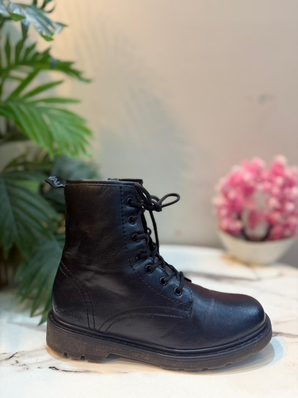 Black leather laceup zipper ankle boot (Unknown)