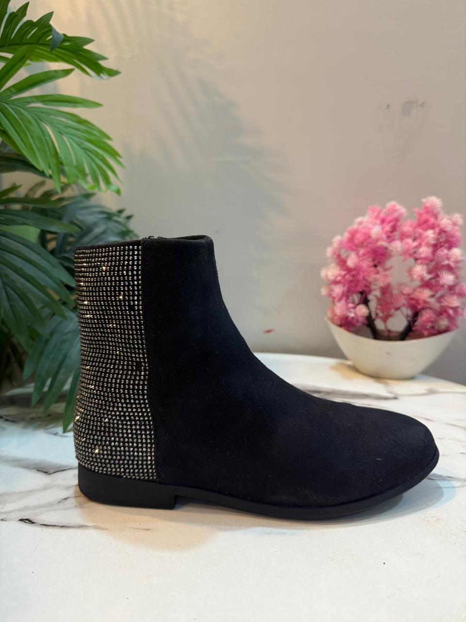 Black suede annkle boot with zipper and silver studs (H&M)