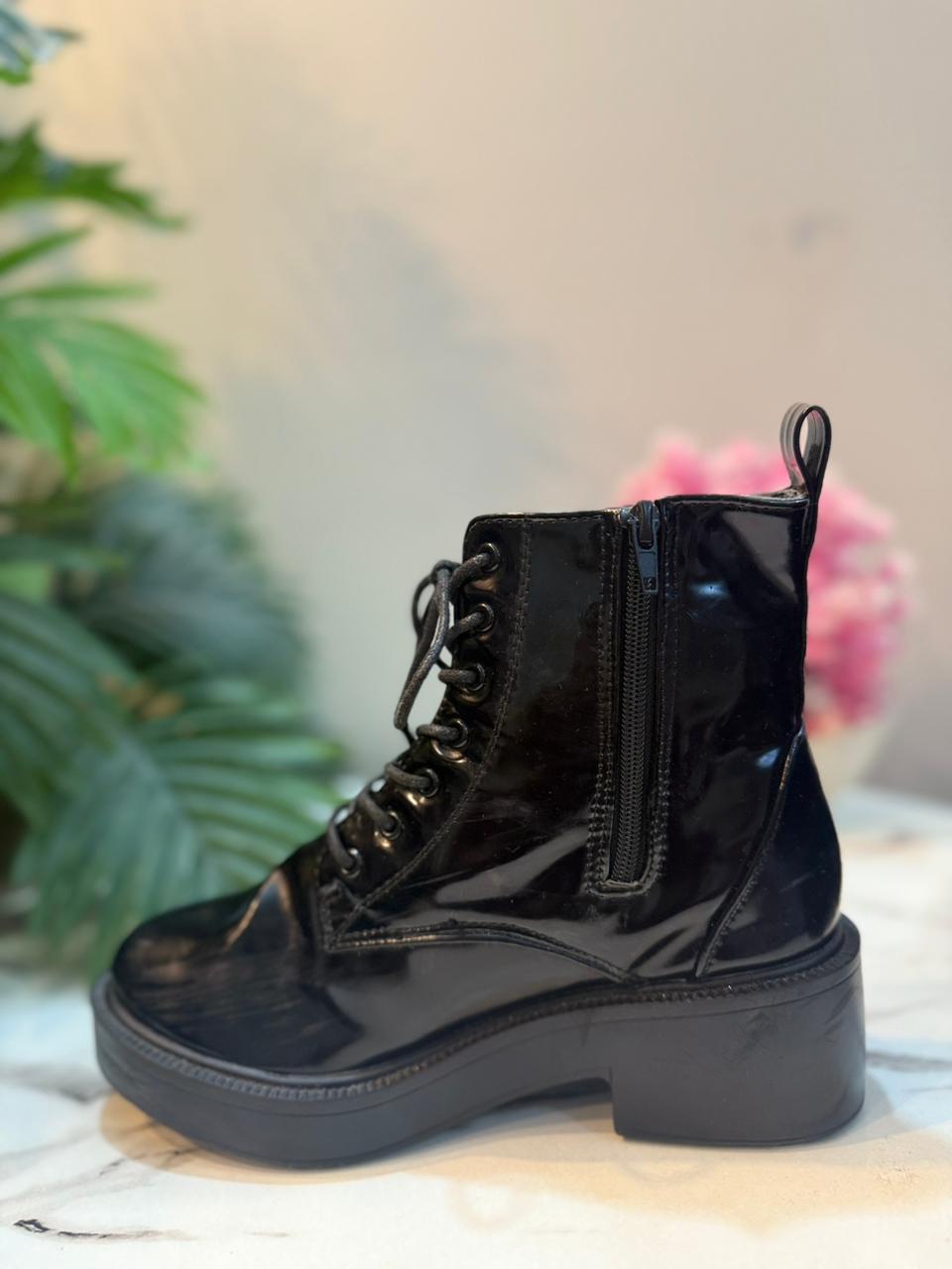 Black patent leather zipper laceup ankle boot (Reipipi)