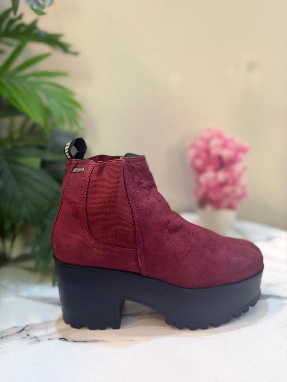 Burgundy suede ankle boot (Mtng)