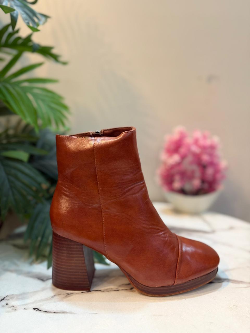 Brown leather zipper ankle boot (Asos)
