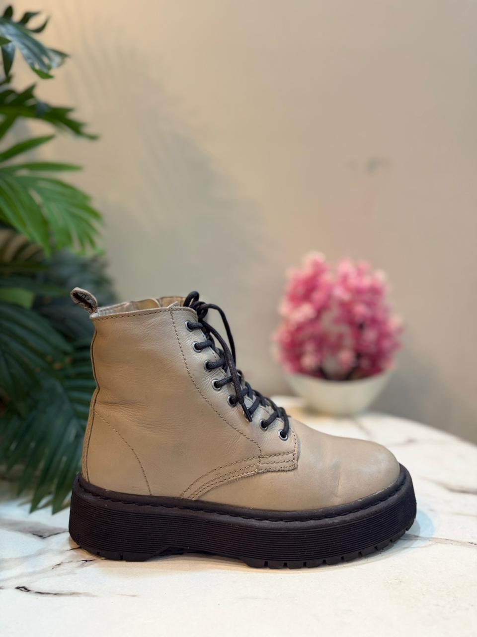 Beige leather laceup zipper ankle boot (Xoxo)