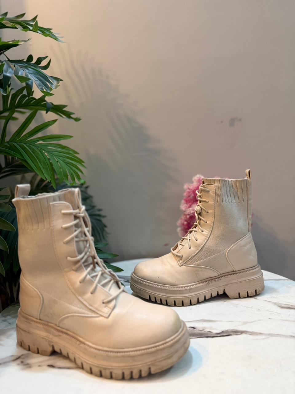 Off white leather and sock ankle boot (Unknown)