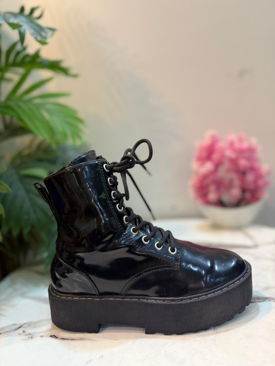 Black patent laceup zipper ankle boot (H&M)