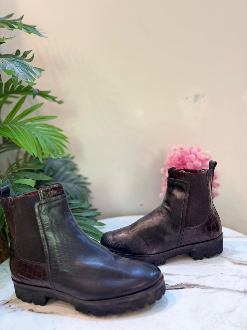 Black leather ankle boot (Maripe)