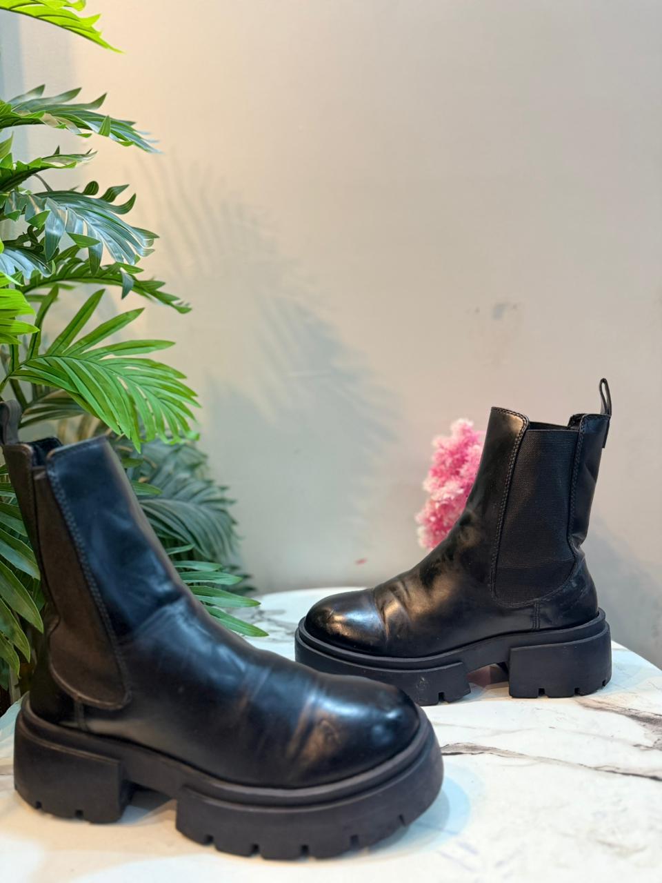 Black leather ankle boot (H&M)
