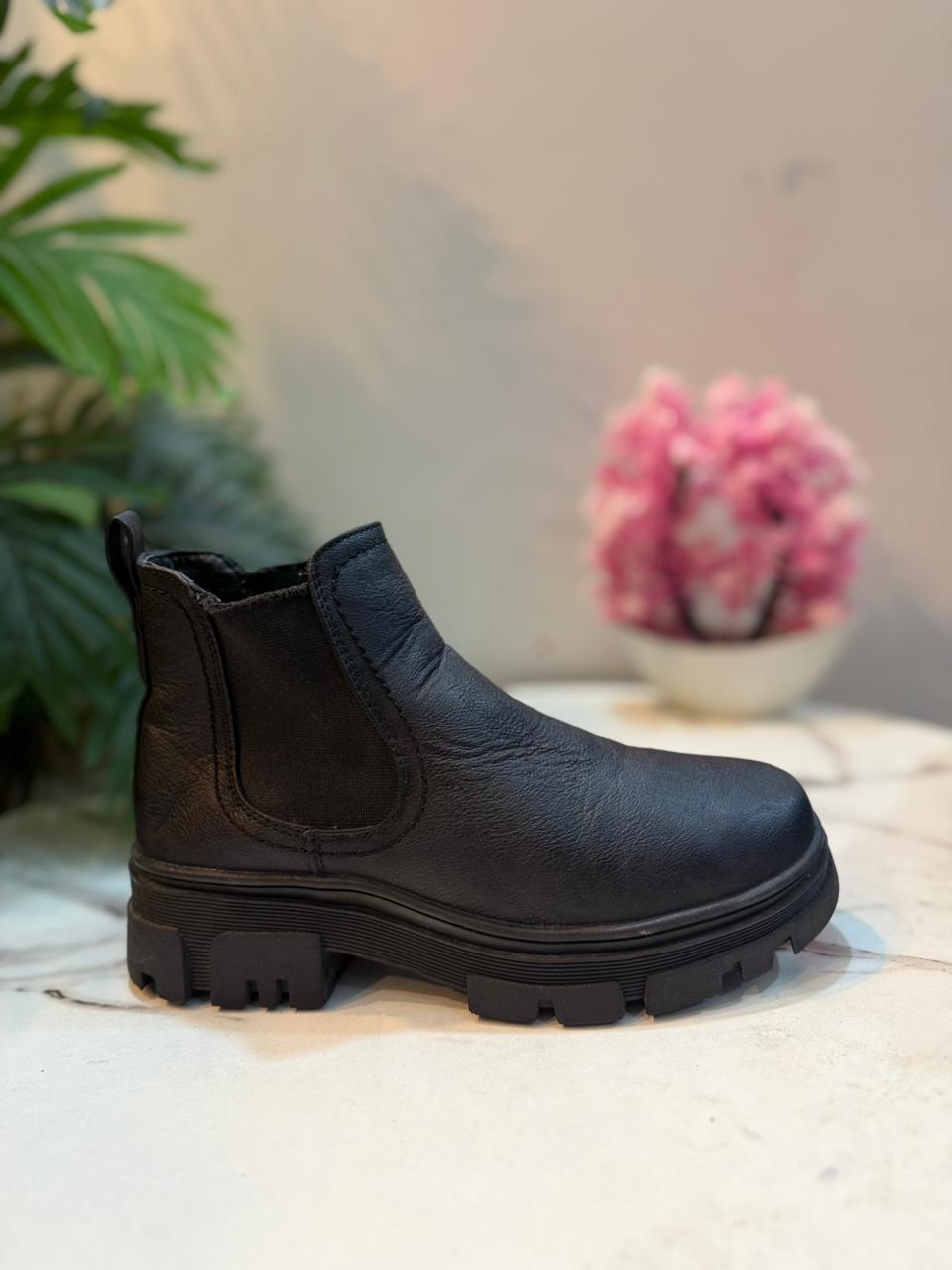 Black leather chelsea boot (European brand)