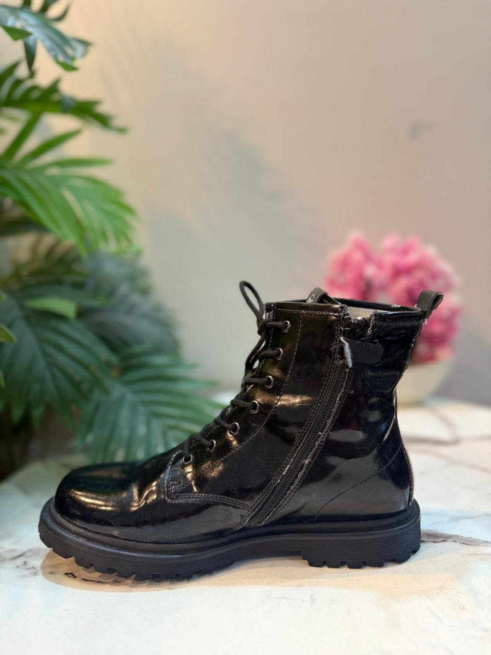 Black patent leather laceup zipper ankle boot (Nero gardini)