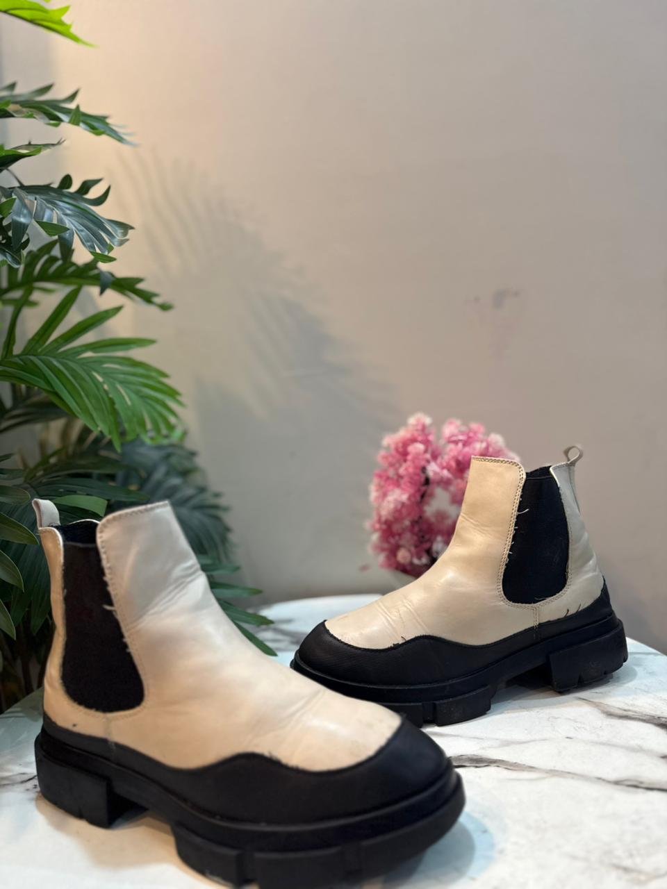 Creamy white leather ankle boot (Young spirit)