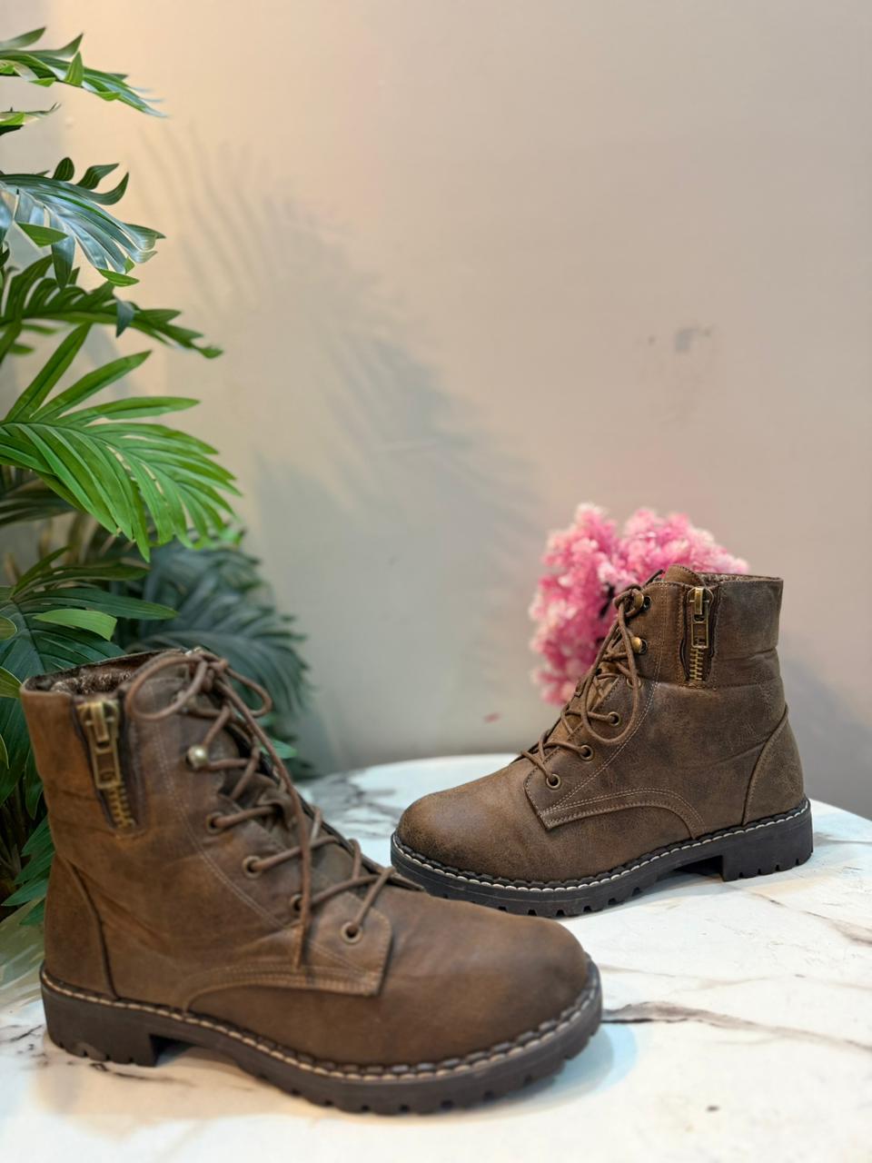 Brown leather ankle boot (Just Fab)