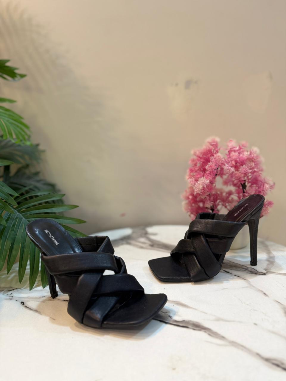 Pretty little things