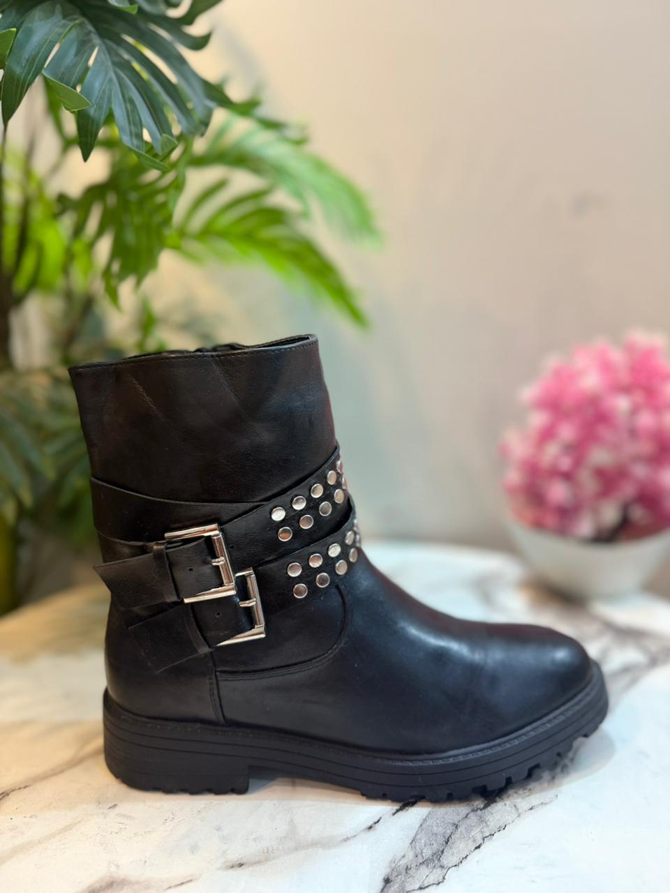 Black leather zipper ankle boot (European brand)