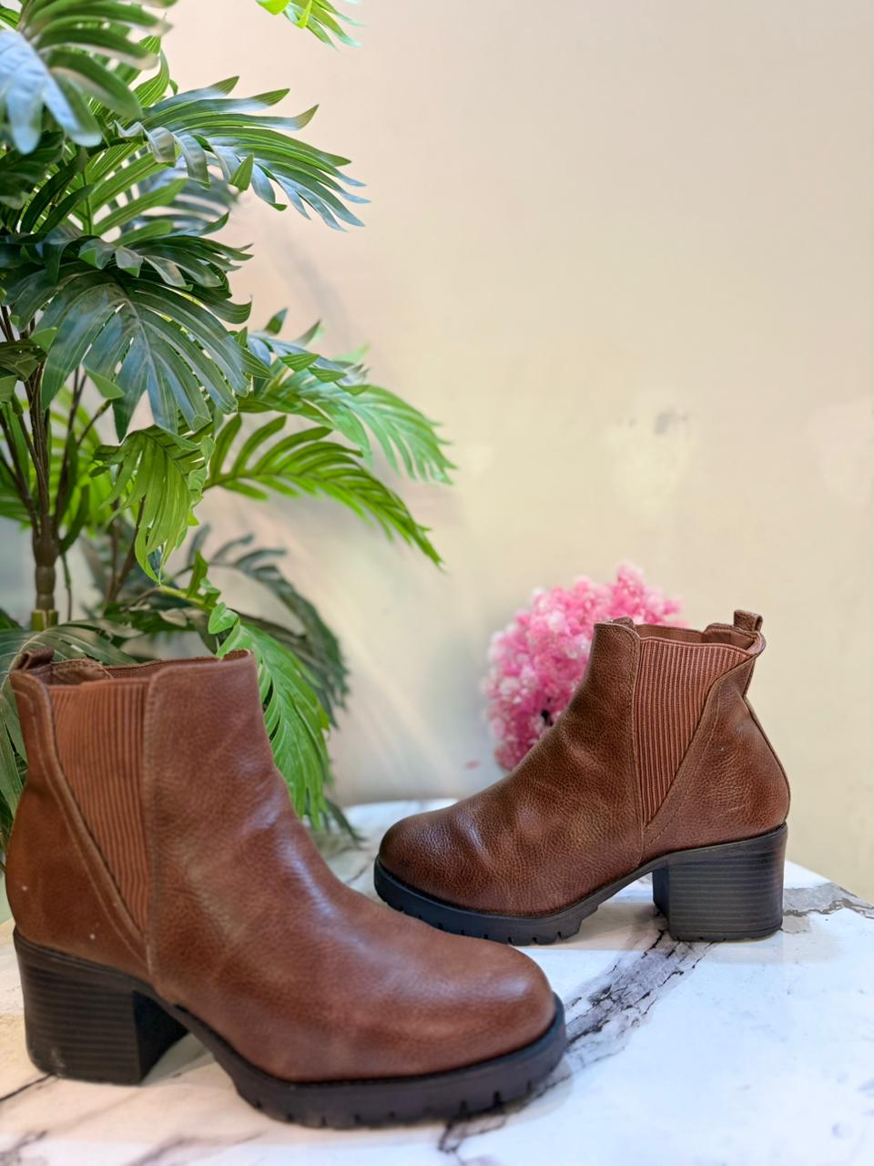 Brown leathet ankle boot (Mia)