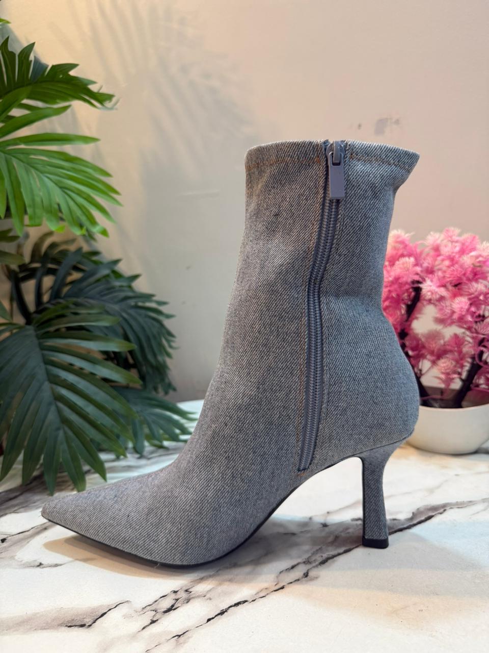 Denim zipper ankle boot (Stradivarius)