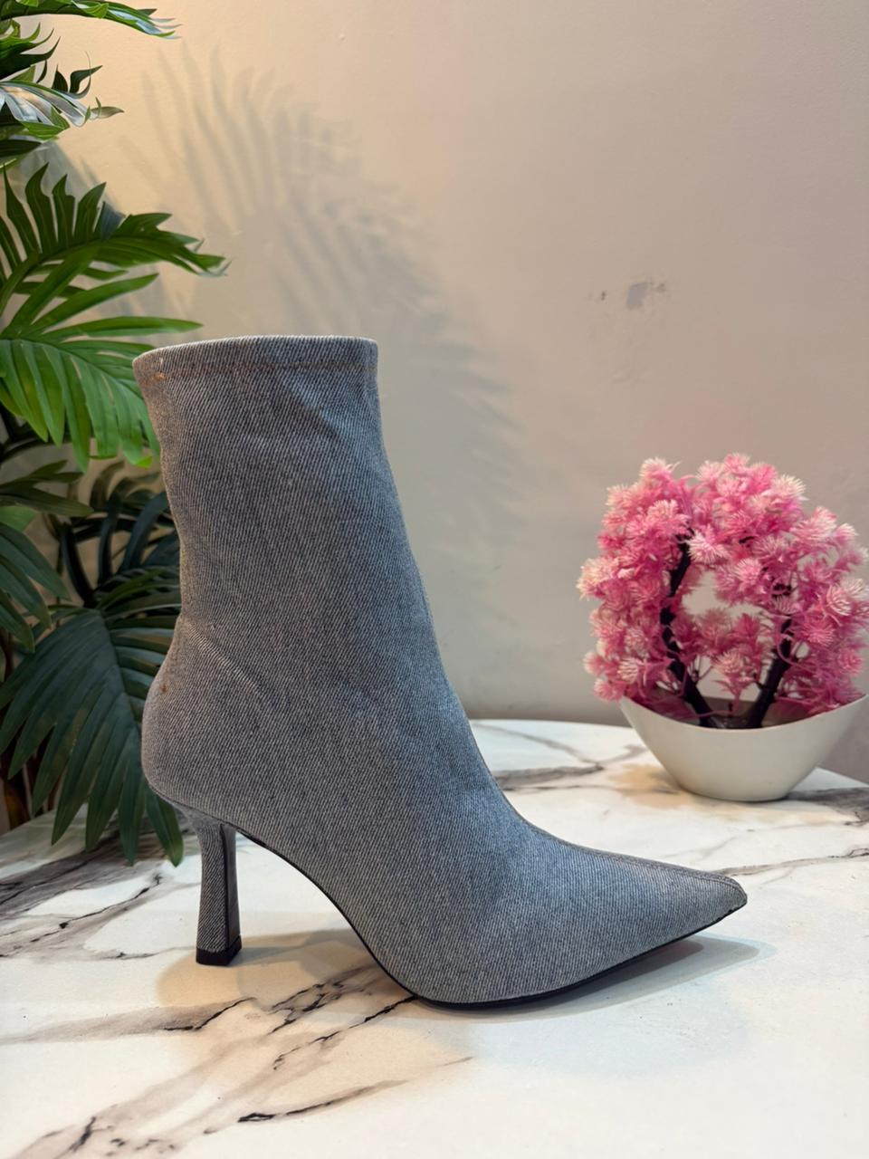 Denim zipper ankle boot (Stradivarius)