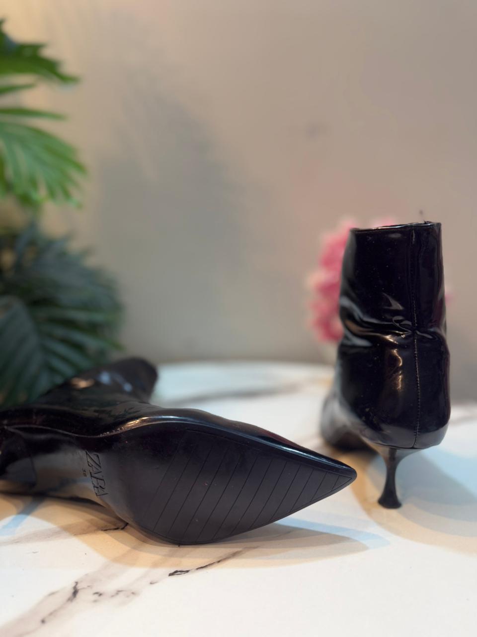 Black patent leather kitten heel zipper ankle boot ( Zara)