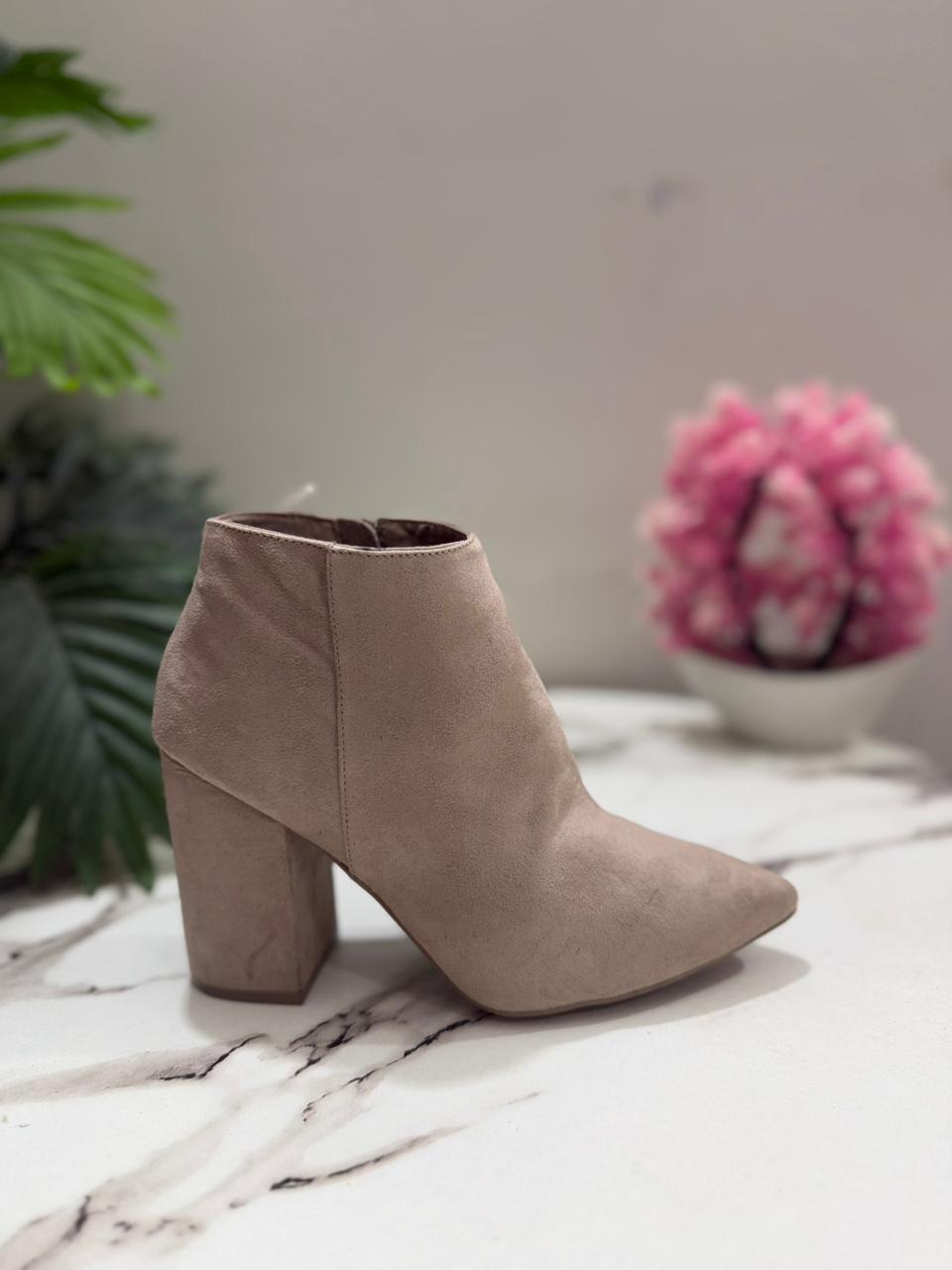 Taupe brown suede zipper ankle boot(H&M)